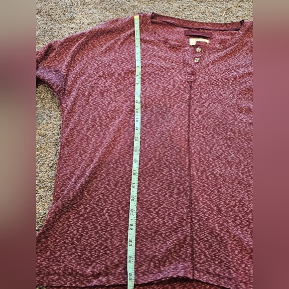 NWOT! All In Love Maroon 3 Snap Neck 3/4 Sleeve Vented Top- Medium - Picture 12 of 12